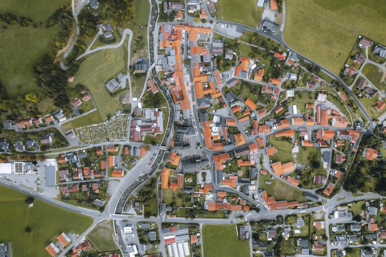 Aparthotel Zum Wohle Oberwoelz Stadt Exterior foto